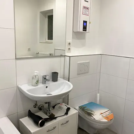 Koblenz - Eg - Ferienwohnung Fuer Bis Zu 4 Personen - Wifi Apartamento Coblença